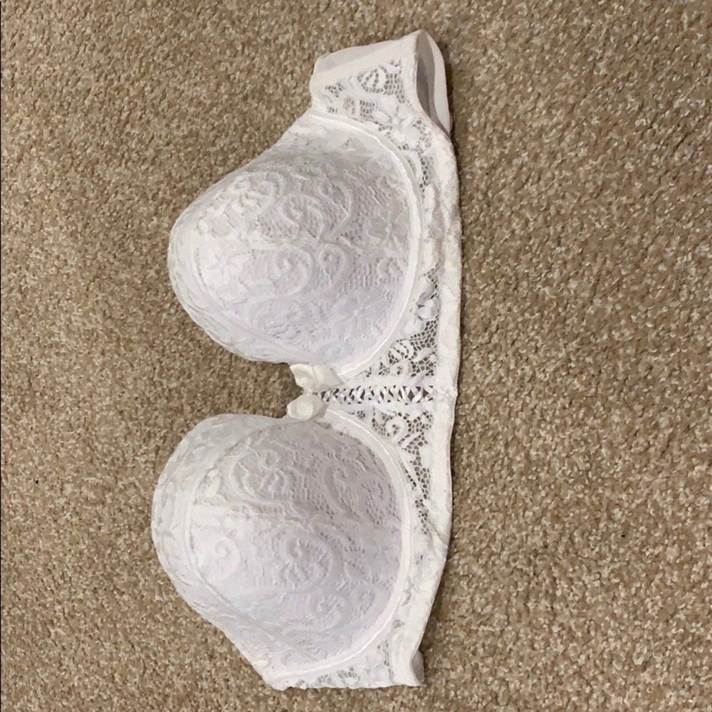 Strapless lace bra